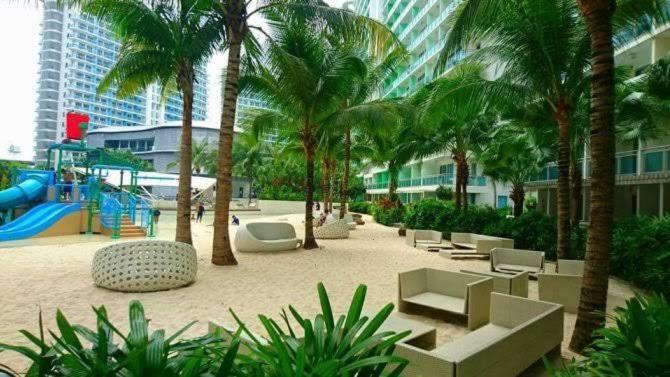 Azure Urban Resort Staycation Manila Exterior photo